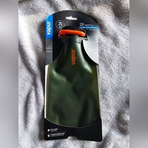 Vapur Green Anti-Bottle with Orange Cap